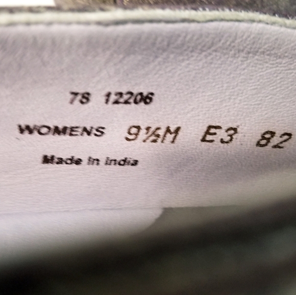 Johnston & Murphy Flats - Picture 12 of 12